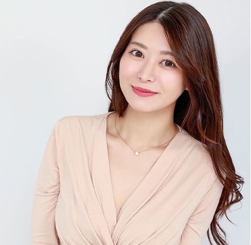 <span class="title">可愛いAV女優に聞きました、「元モデルの美人過ぎるHカップ人妻！ マドンナ超大型新人・篠原いよインタビュー（１）」</span>