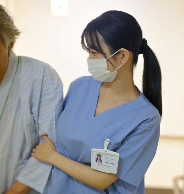 <span class="title">可愛いAV女優に聞きました、「「現役看護師」「人妻」「AV女優」の三刀流！ 柏木ふみかインタビュー（２）」</span>